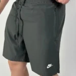 Bermuda Elastano com Zíper Nike