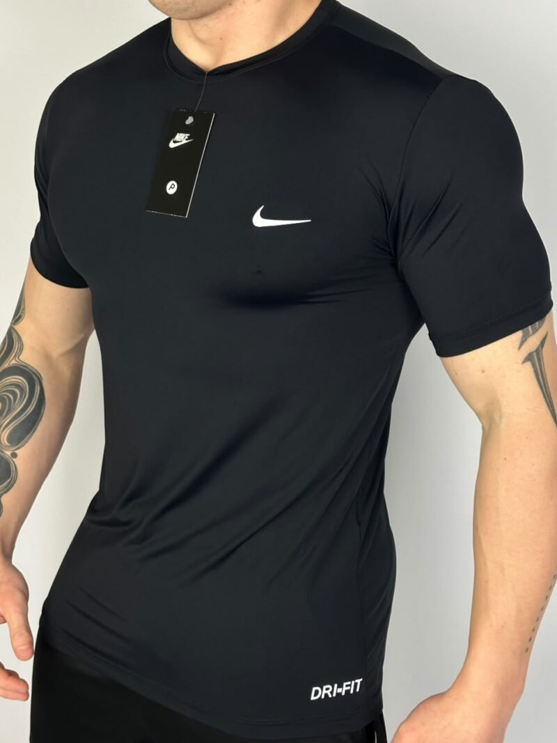Camiseta Dry Fit Compressão Nike Preto